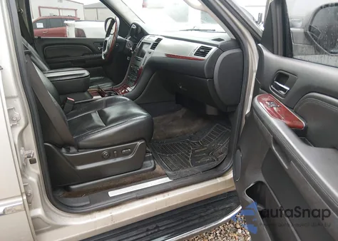 2008 Cadillac Escalade Ext Standard z USA, uszkodzony, nr VIN 3GYFK62828G304846